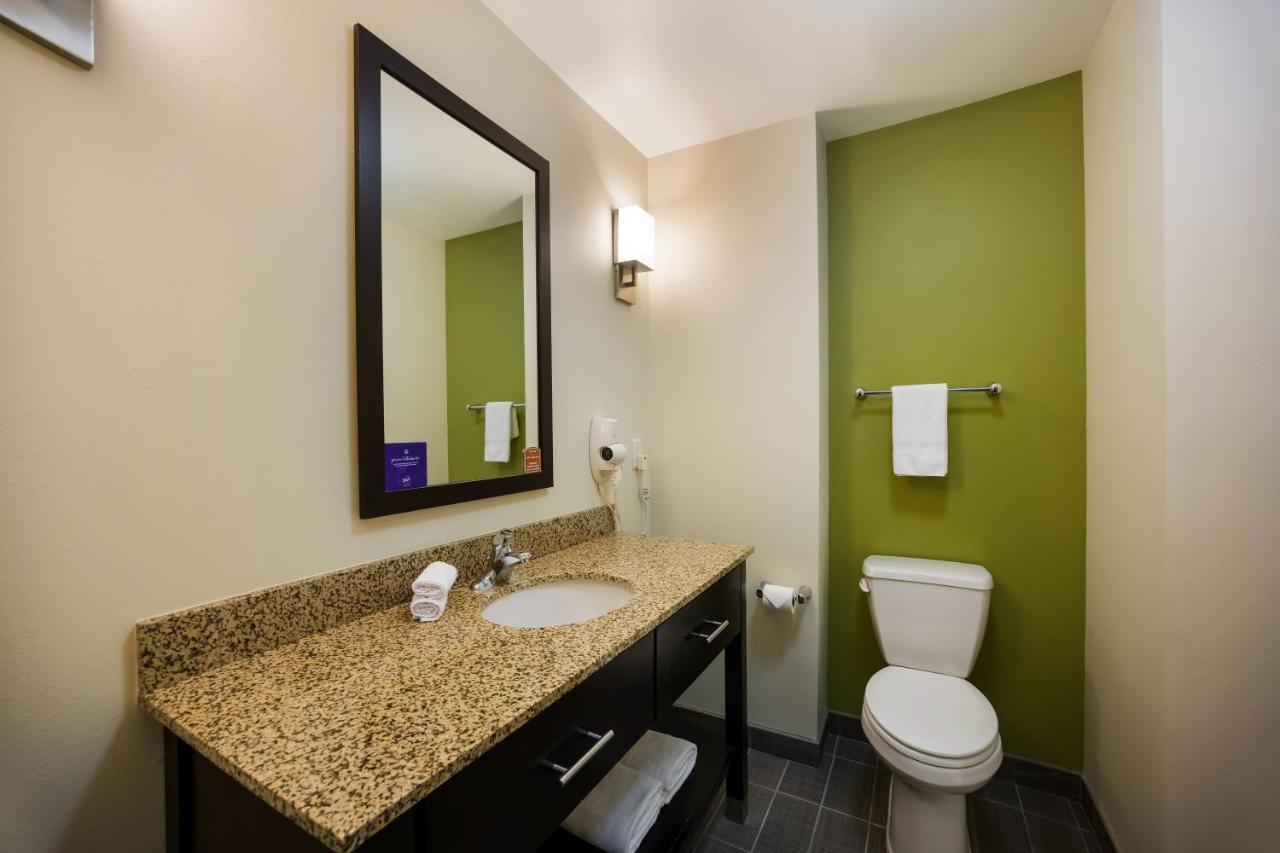 Sleep Inn & Suites Colby Zewnętrze zdjęcie