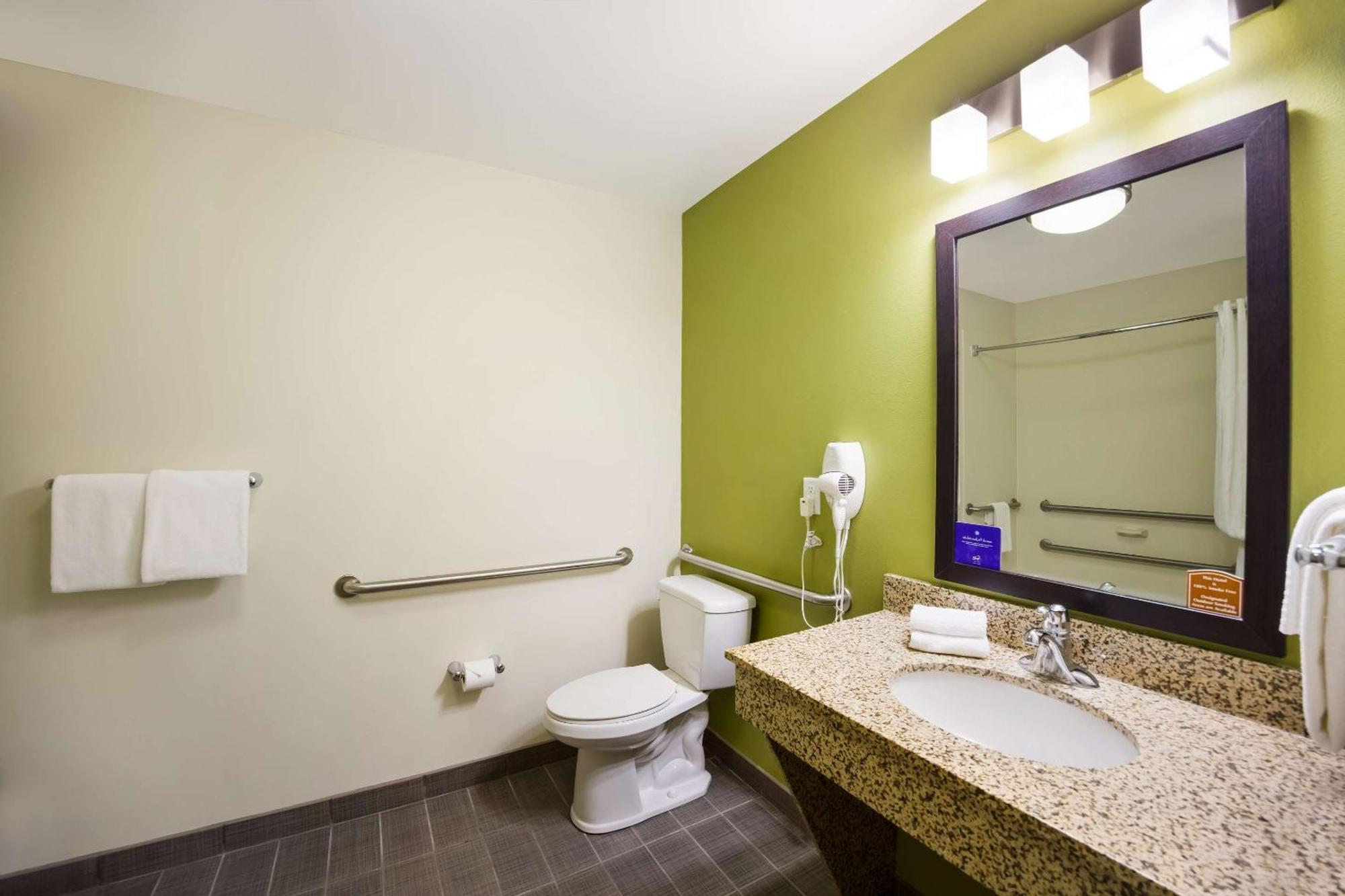 Sleep Inn & Suites Colby Zewnętrze zdjęcie